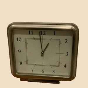 🌟Square Non-Working Clock ⏰